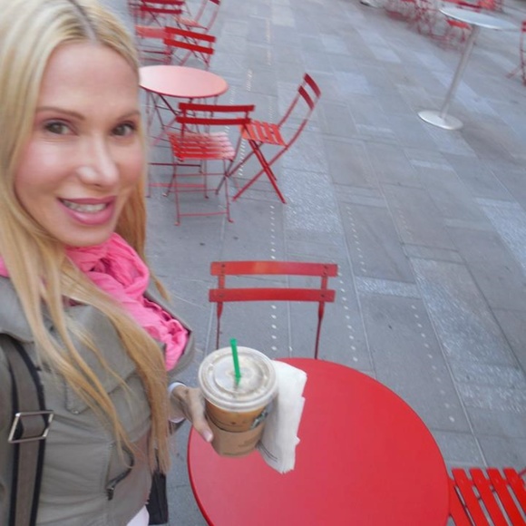 Meet your Posher, Carolyn - Picture 11 of 16